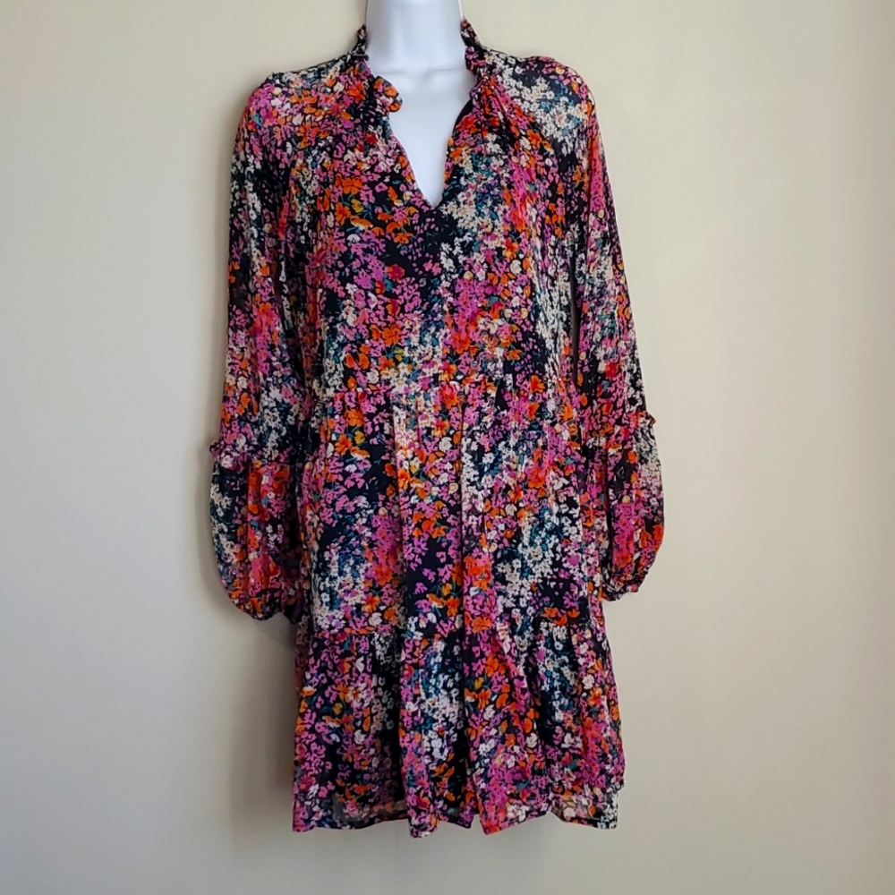 NWT Tiered Lined Floral Mini Dress by Vice Camuto. Pretty, easy to wear.🌺🌺